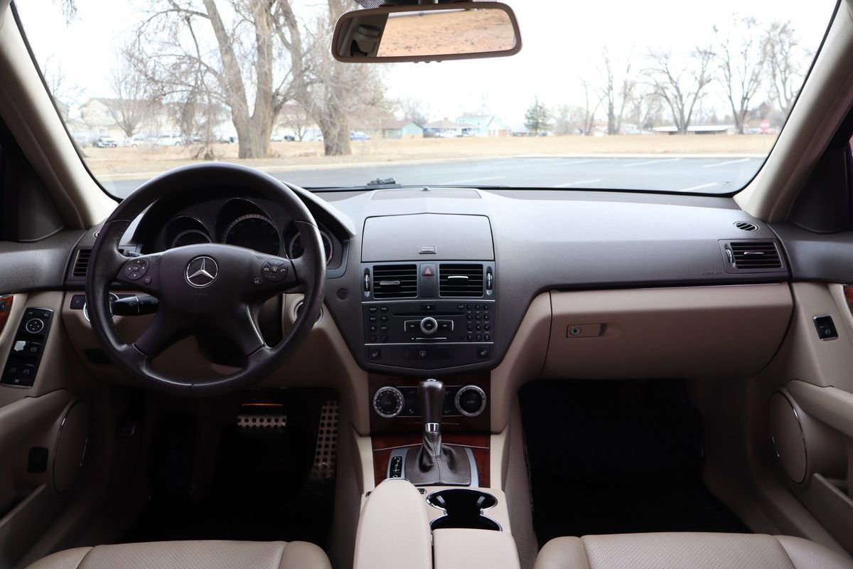 Used 2011 Mercedes-Benz C 300 4MATIC Sedan image 16