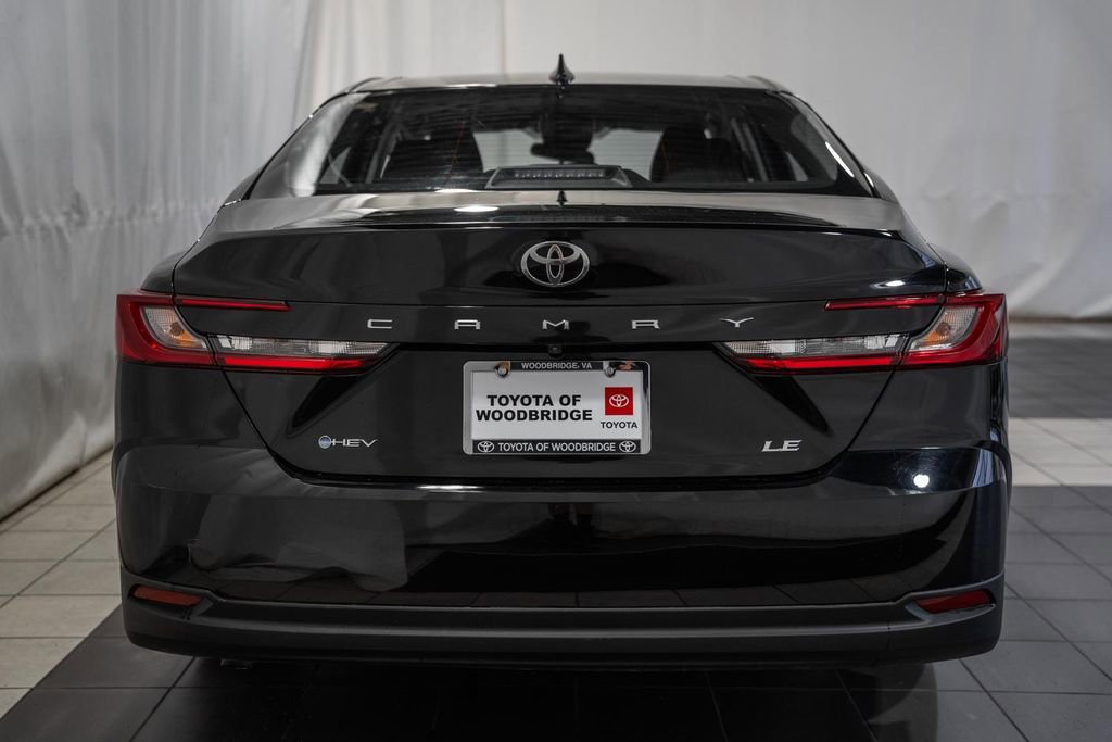 Used 2025 Toyota Camry LE image 5