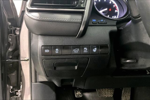 Used 2024 Toyota Camry SE image 38