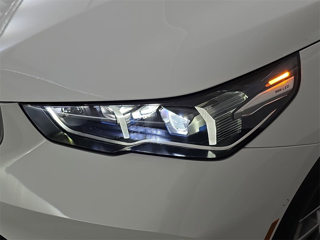 Used 2025 BMW i5 xDrive40 w/ Premium Package image 32