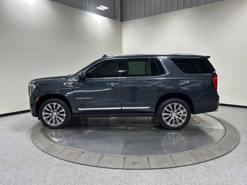 Used 2021 GMC Yukon Denali w/ Denali Premium Package image 9