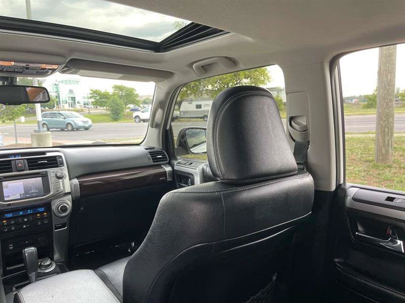 Used 2018 Toyota 4Runner Limited AWD/4WD image 35