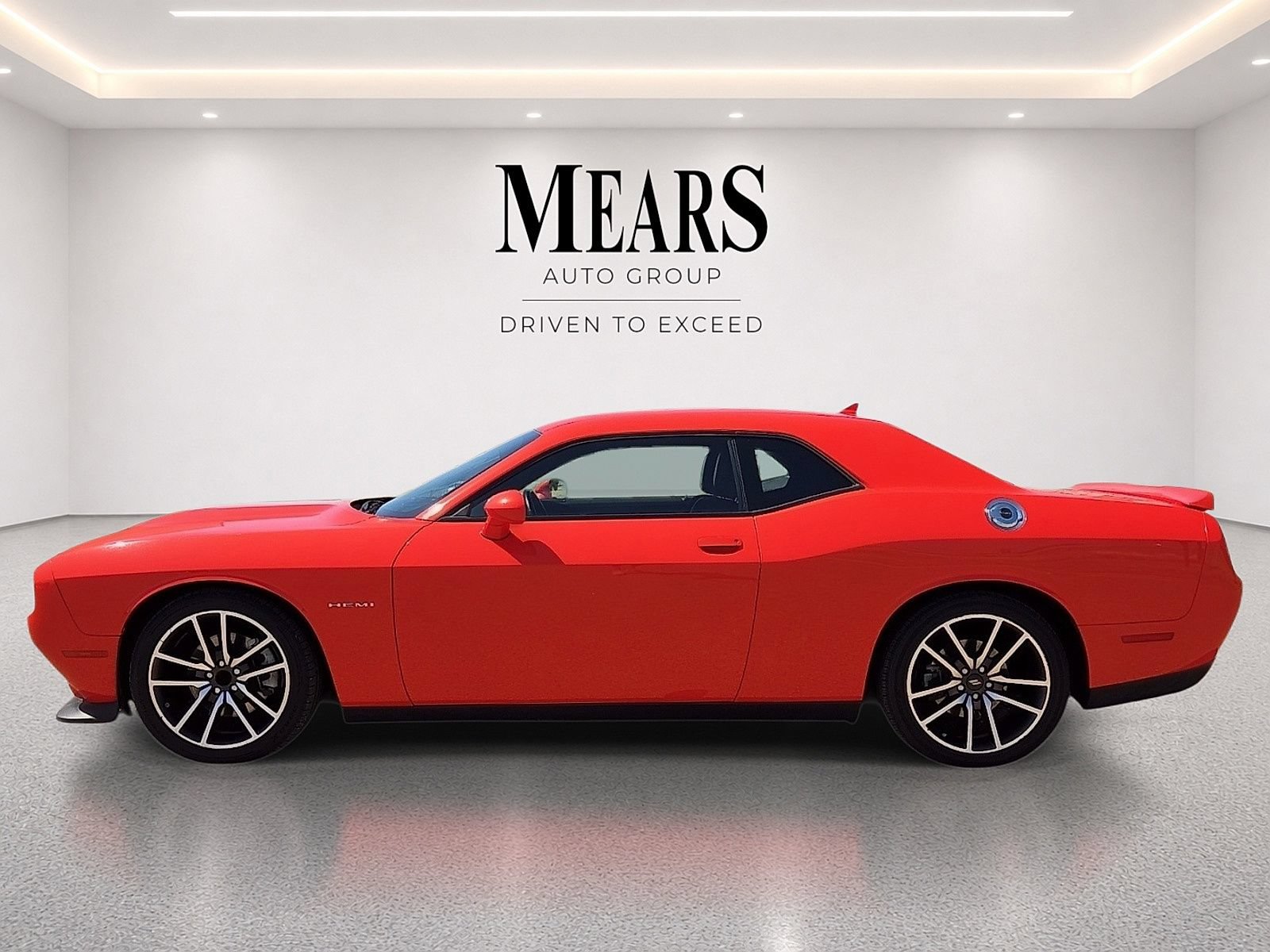 Used 2022 Dodge Challenger R/T w/ Plus Package RWD image 2