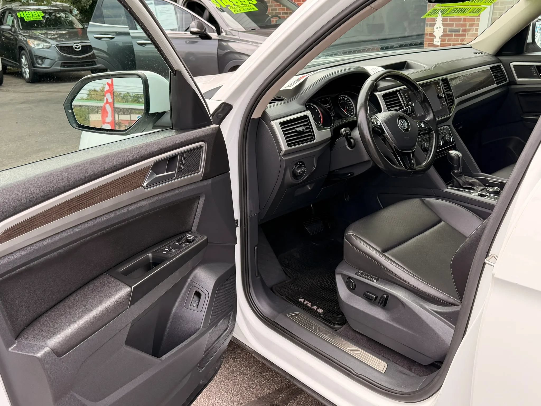 Used 2018 Volkswagen Atlas SEL AWD/4WD image 7