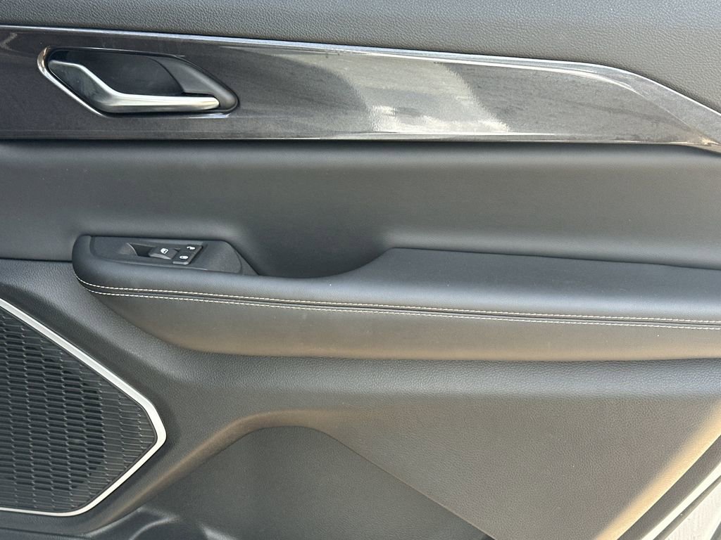 Used 2022 Jeep Grand Cherokee L Laredo w/ Luxury Tech Group I image 17