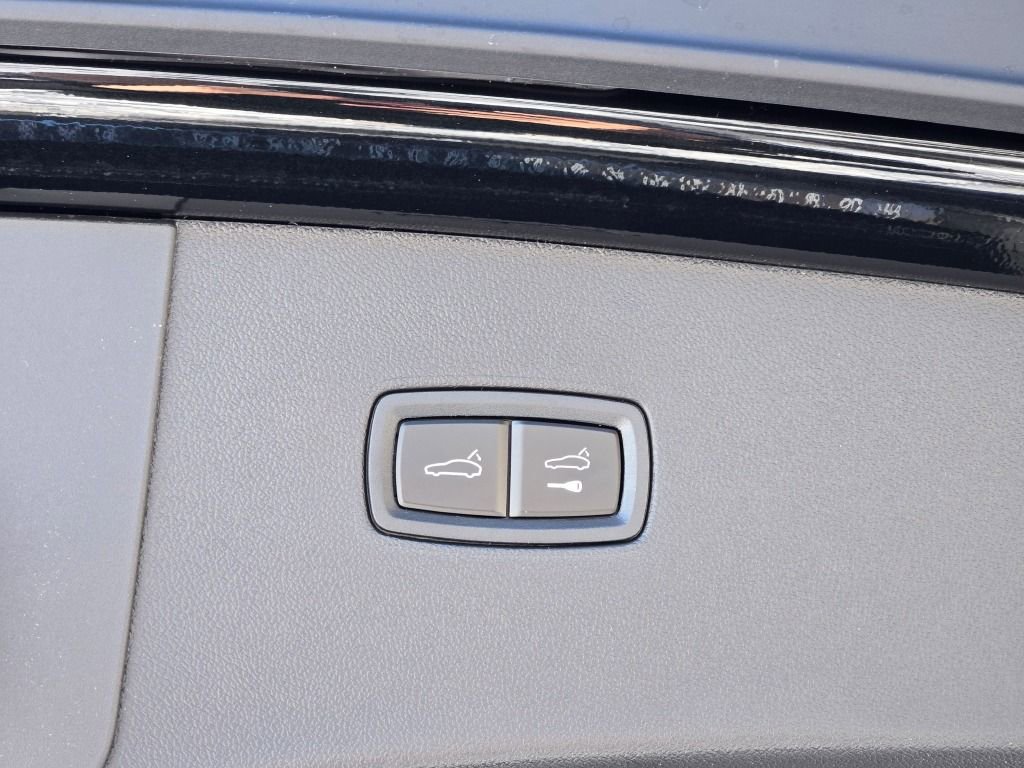 New 2026 Porsche Cayenne Coupe AWD/4WD image 14