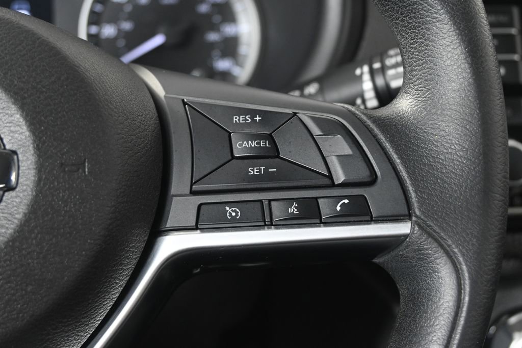 Used 2018 Nissan Kicks SV FWD image 34