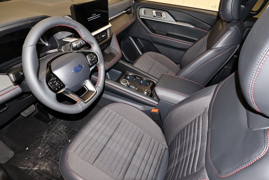 New 2026 Ford Explorer ST-Line w/ ST-Line Street Pack image 29