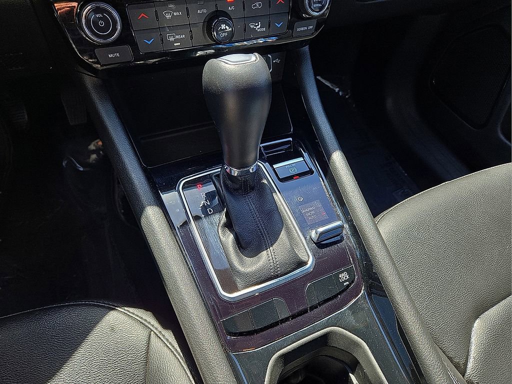 Used 2025 Jeep Compass Limited image 30