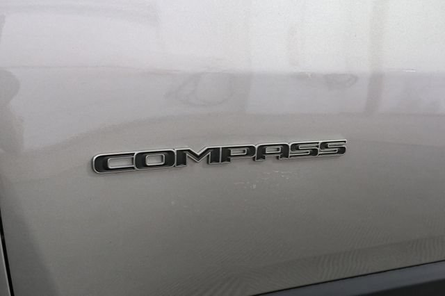 Used 2023 Jeep Compass Limited AWD/4WD image 7