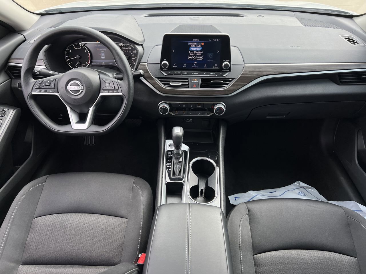 Used 2024 Nissan Altima 2.5 SV FWD image 8