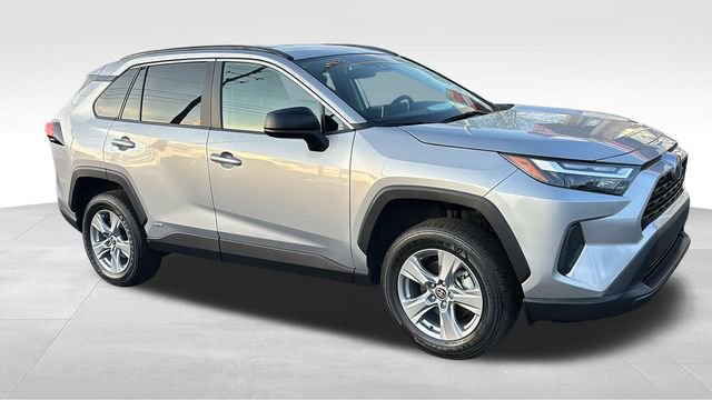 Used 2025 Toyota RAV4 LE AWD/4WD image 29
