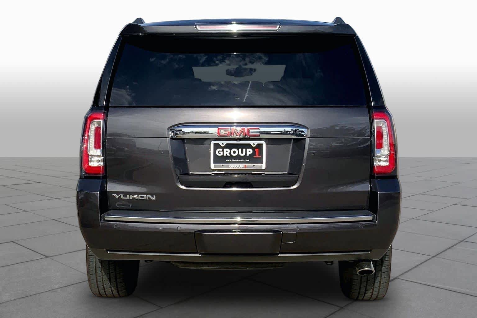 Used 2017 GMC Yukon Denali AWD/4WD image 5