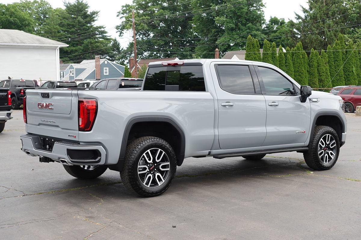 Used 2025 GMC Sierra 1500 AT4 w/ Technology Package AWD/4WD image 3