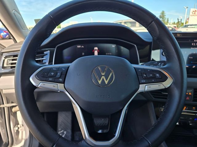 Used 2025 Volkswagen Jetta SE FWD image 23