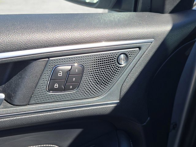 Used 2024 Ford Edge Titanium image 18