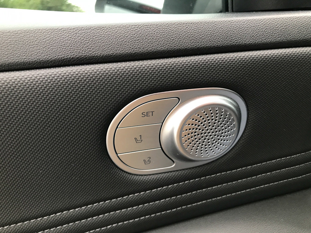 Used 2023 Hyundai Elantra Limited image 14