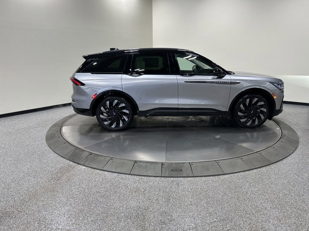 New 2026 Lincoln Nautilus Reserve w/ Jet Appearance Package image 4