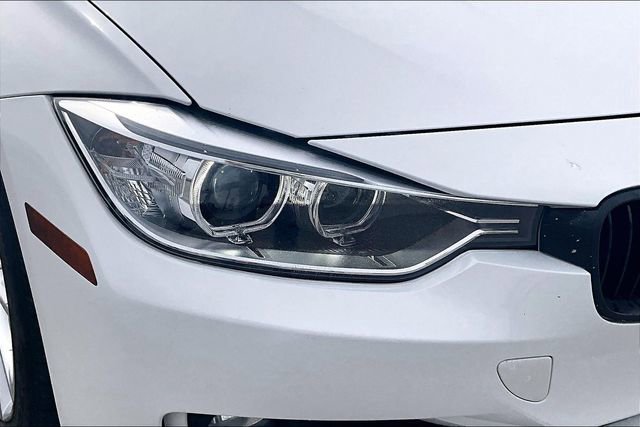 Used 2015 BMW 320i Sedan RWD image 31