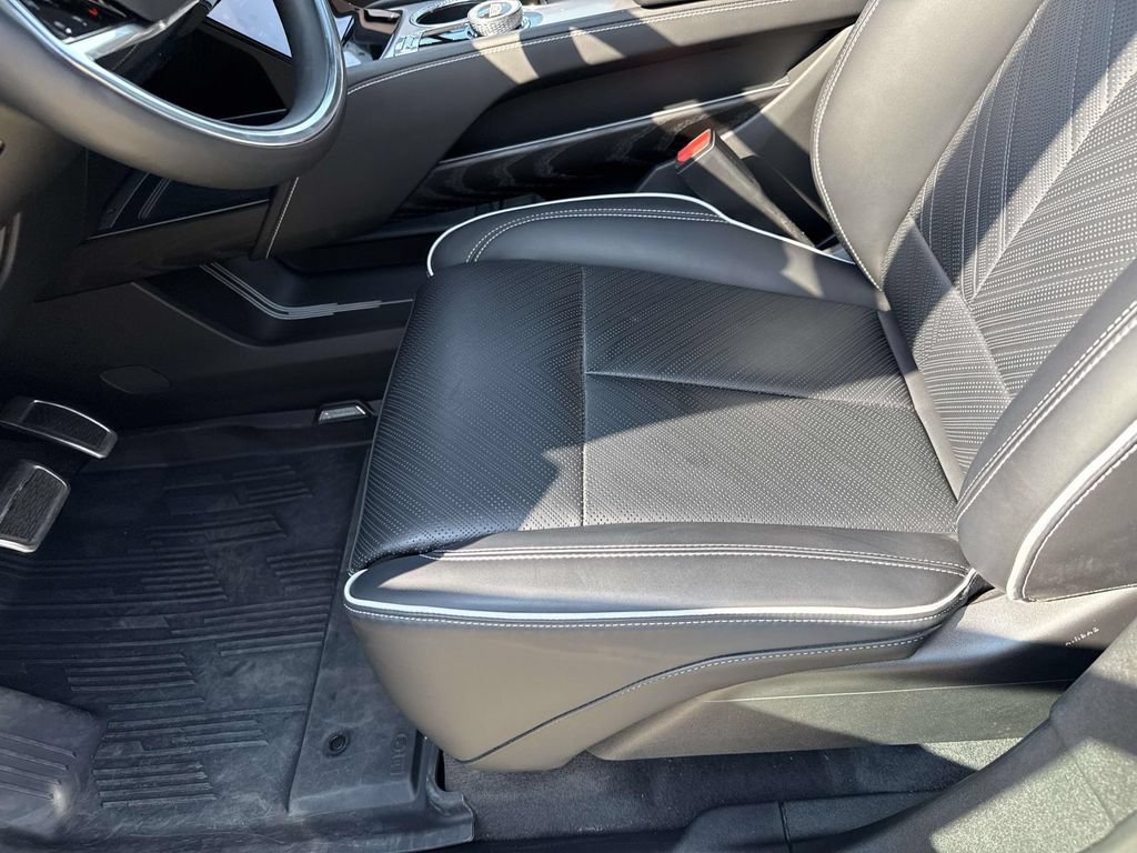 Used 2026 Cadillac Vistiq Platinum w/ LPO, Floor Liner Package AWD/4WD image 30