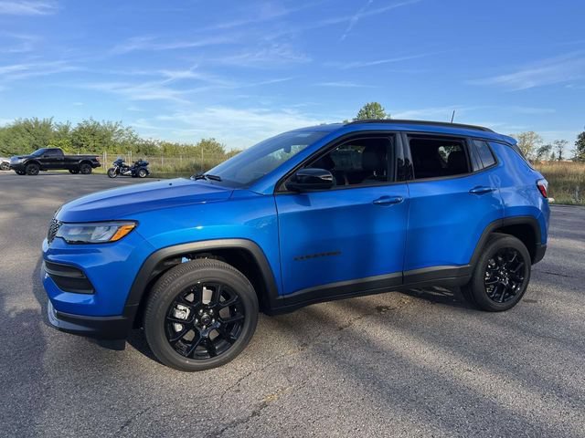 New 2026 Jeep Compass Latitude w/ Quick Order Package 29K AWD/4WD image 3