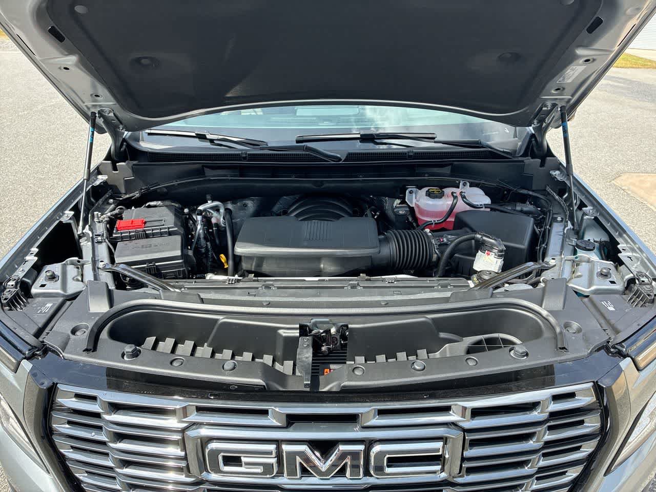 New 2026 GMC Yukon XL Denali Ultimate w/ LPO, Floor Liner Package AWD/4WD image 31
