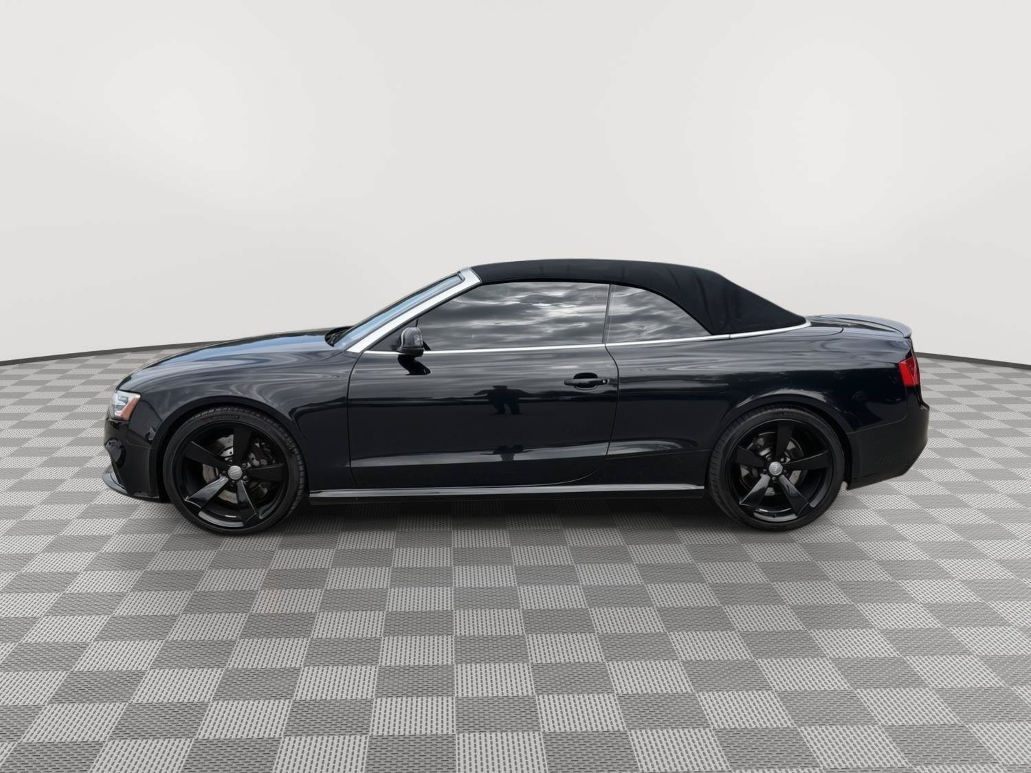 Used 2014 Audi RS 5 Cabriolet w/ Black Optic Package AWD/4WD image 15