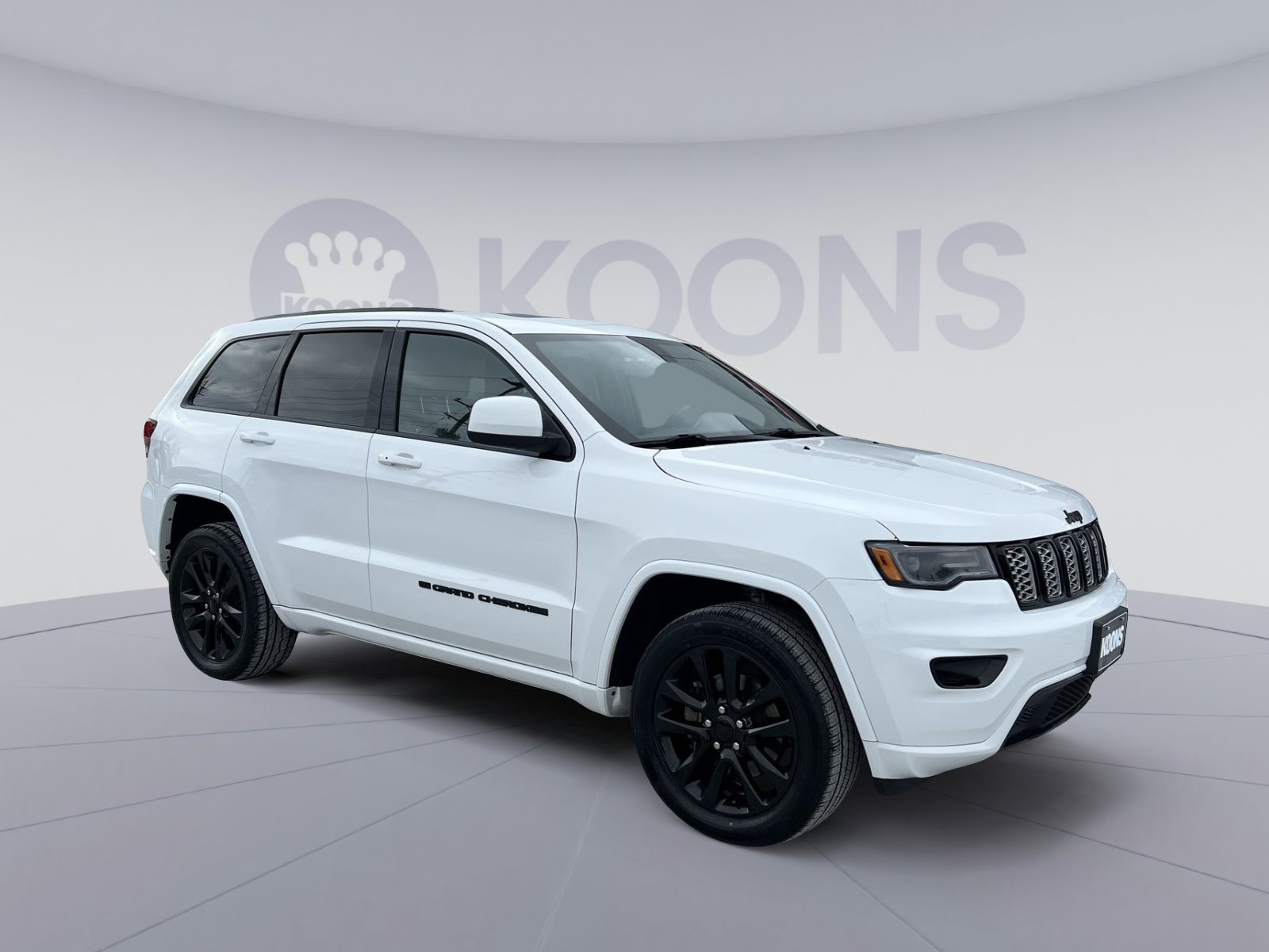 Used 2022 Jeep Grand Cherokee Laredo X image 10