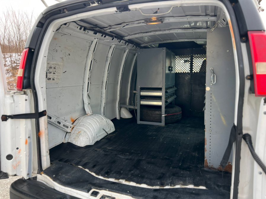 Used 2009 Chevrolet Express 1500 image 24