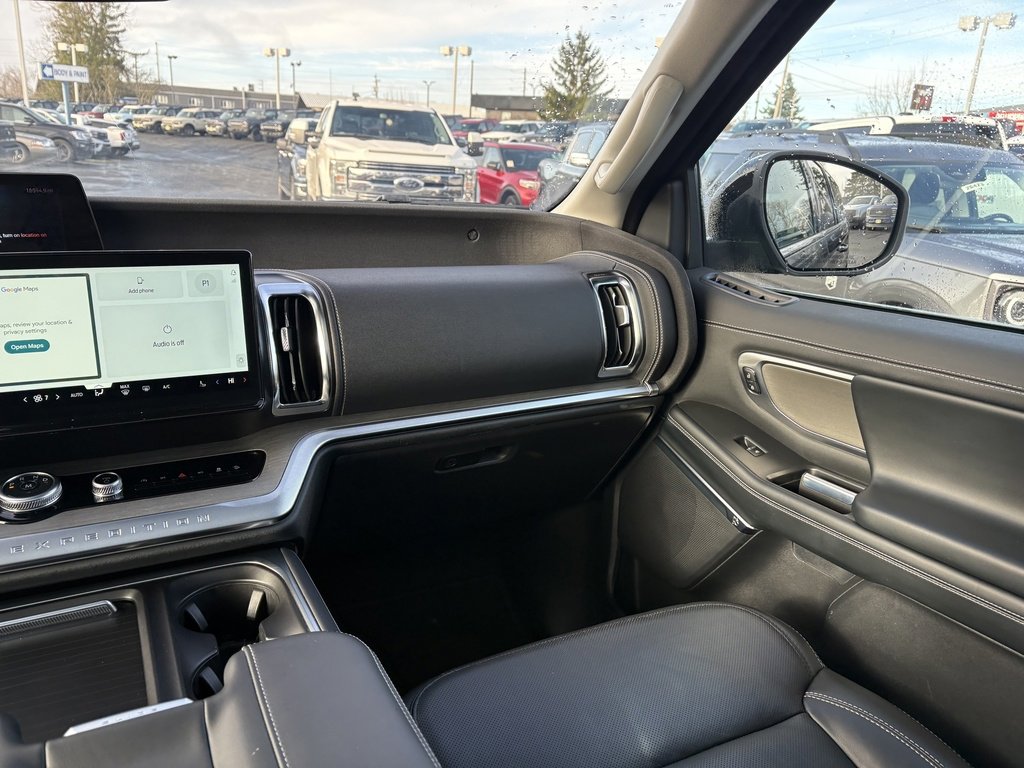 Certified 2025 Ford Expedition Max Platinum image 23