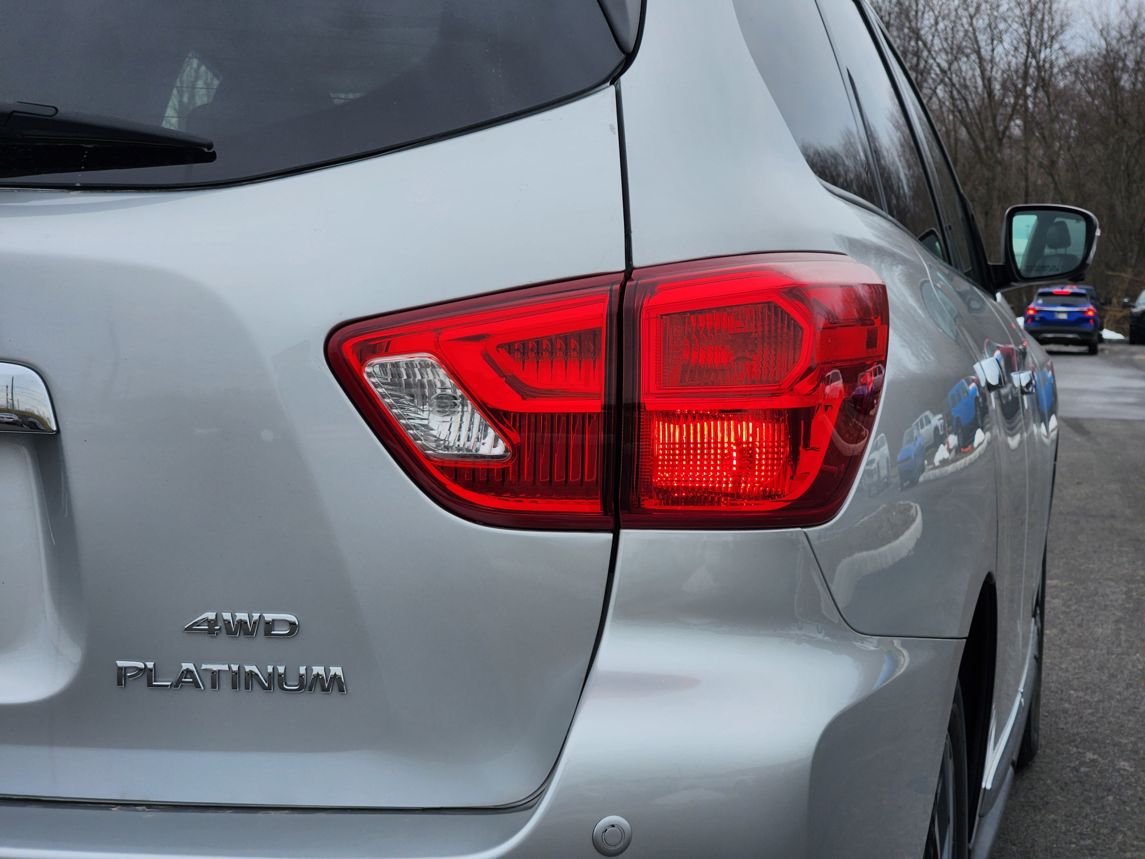 Used 2020 Nissan Pathfinder Platinum image 21