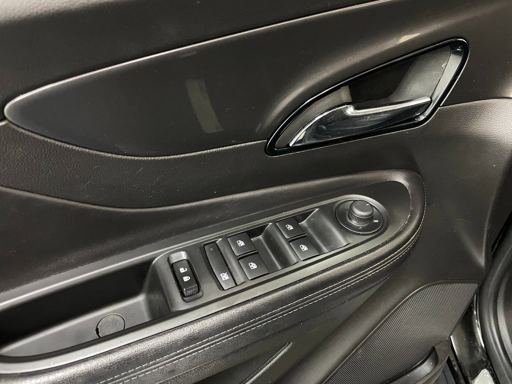 Certified 2019 Buick Encore Sport Touring w/ Safety Package image 21