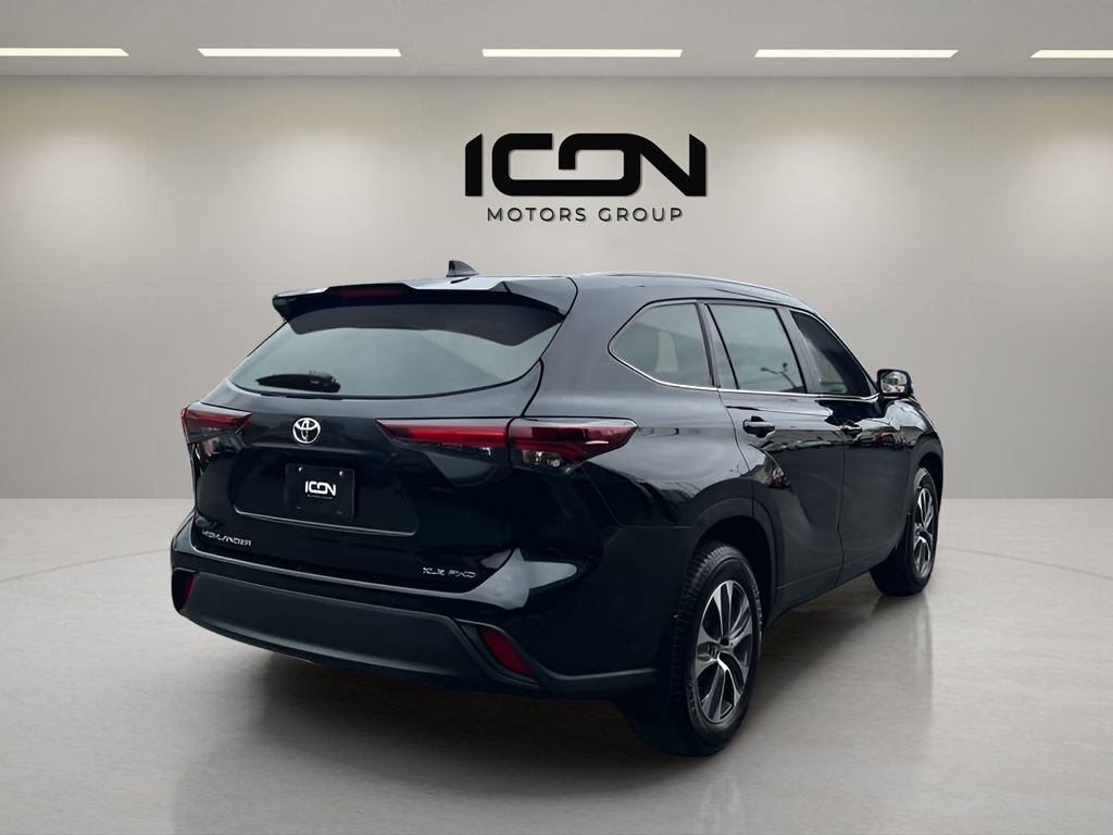 Used 2025 Toyota Highlander XLE image 5