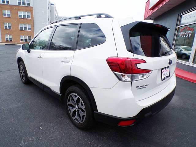 Used 2023 Subaru Forester Premium image 7