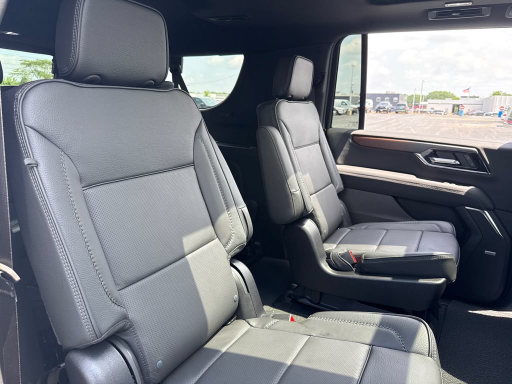 New 2026 GMC Yukon XL Denali w/ Denali Reserve Package AWD/4WD image 38