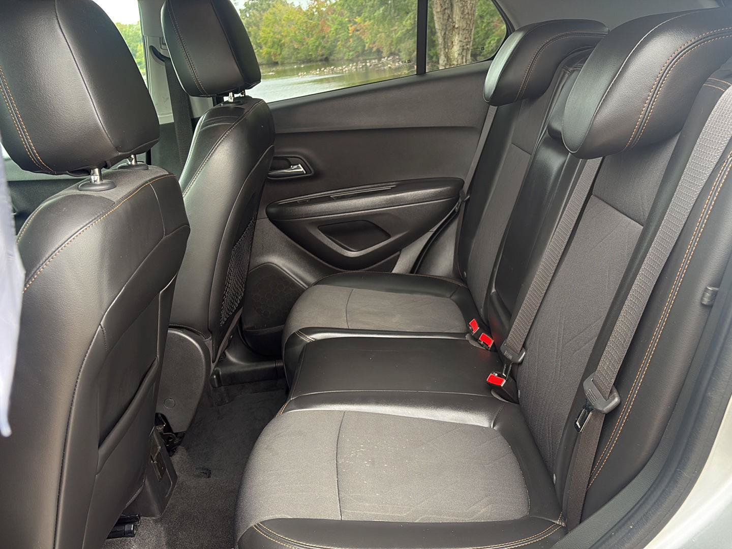 Used 2018 Chevrolet Trax LT w/ LT Convenience Package FWD image 16