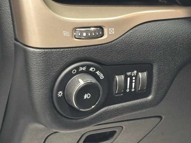 Used 2016 Jeep Cherokee High Altitude image 17