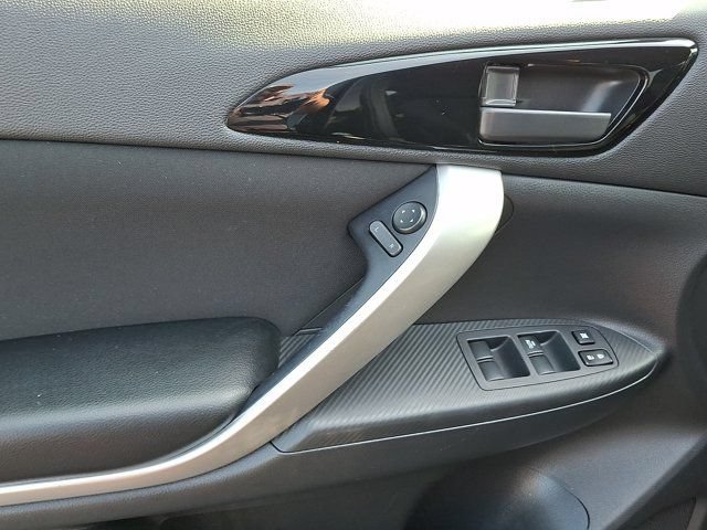 Used 2018 Mitsubishi Eclipse Cross ES FWD image 16