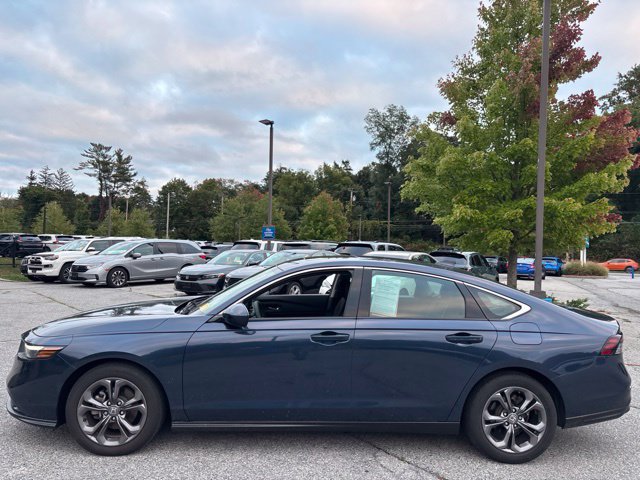 Certified 2023 Honda Accord EX image 3