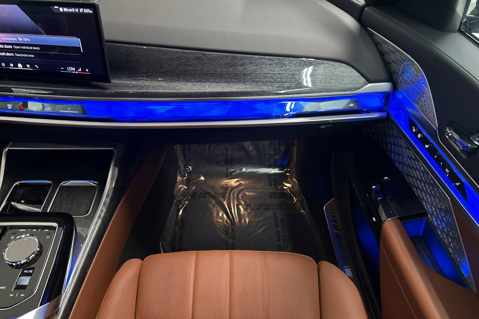 Used 2025 BMW i7 xDrive60 image 30