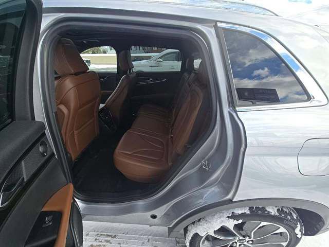 Used 2023 Lincoln Nautilus Reserve image 8