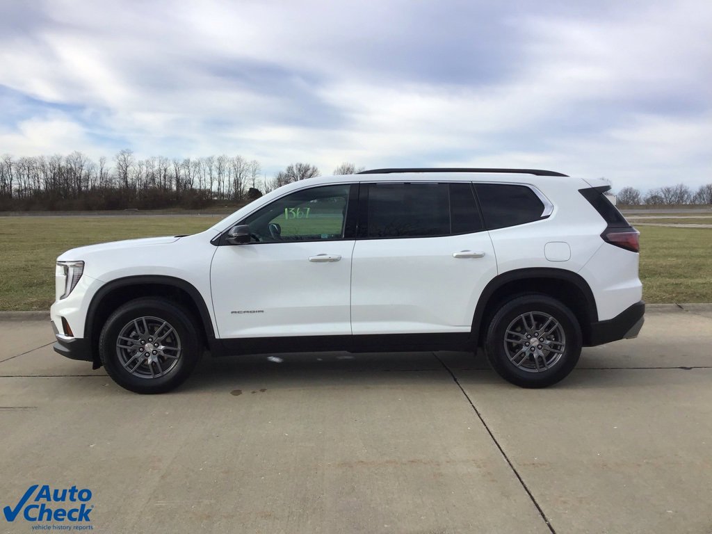 Used 2025 GMC Acadia Elevation image 9