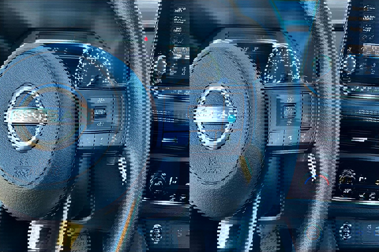 Used 2023 Nissan Rogue SV image 13