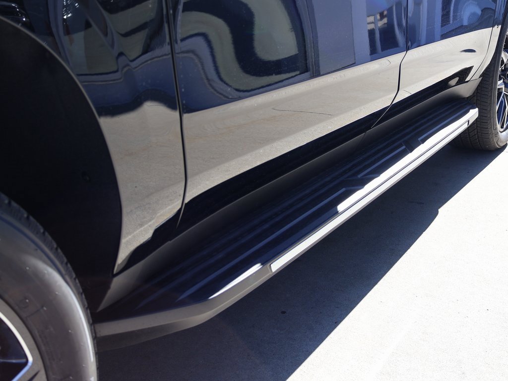 New 2025 Chevrolet Suburban Premier image 38