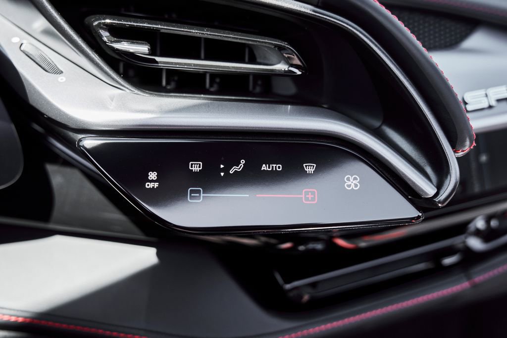 Used 2025 Ferrari SF90 Spider image 64