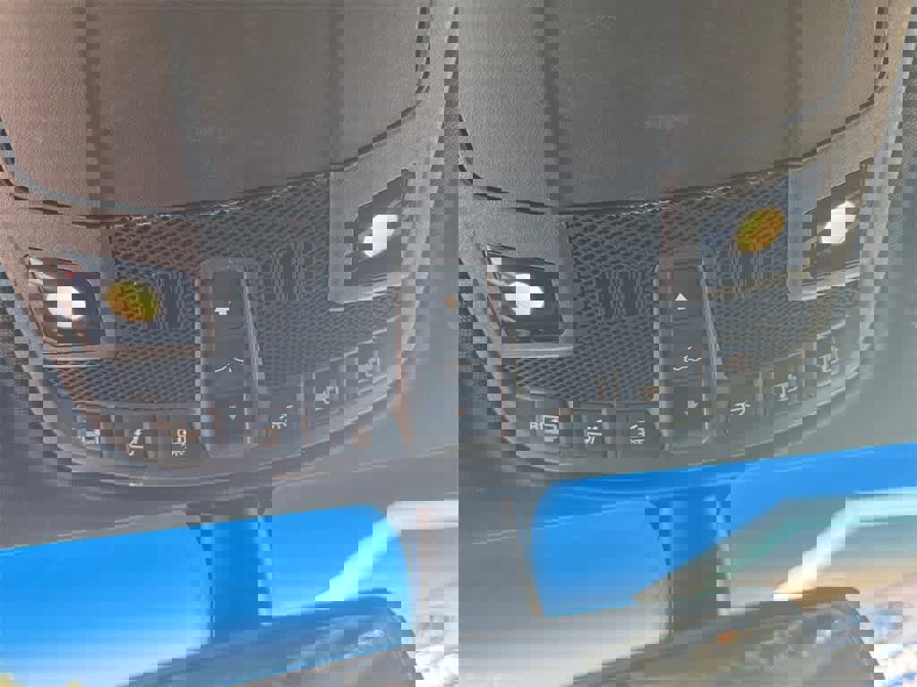 Used 2017 Lincoln Continental Reserve image 33