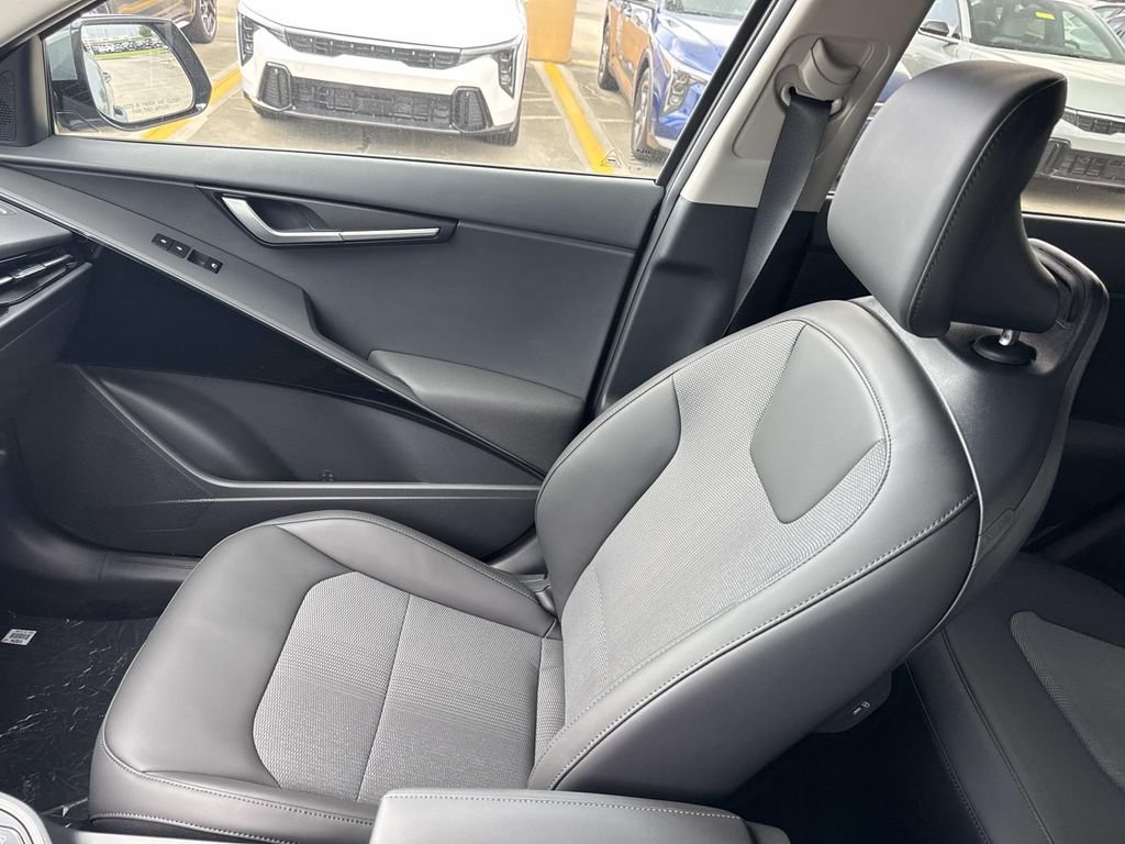 New 2026 Kia Niro Wind FWD image 18