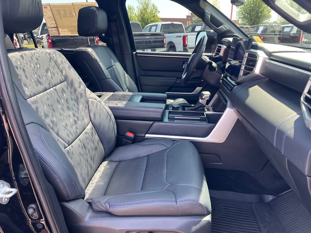 Used 2024 Toyota Sequoia Platinum AWD/4WD image 40