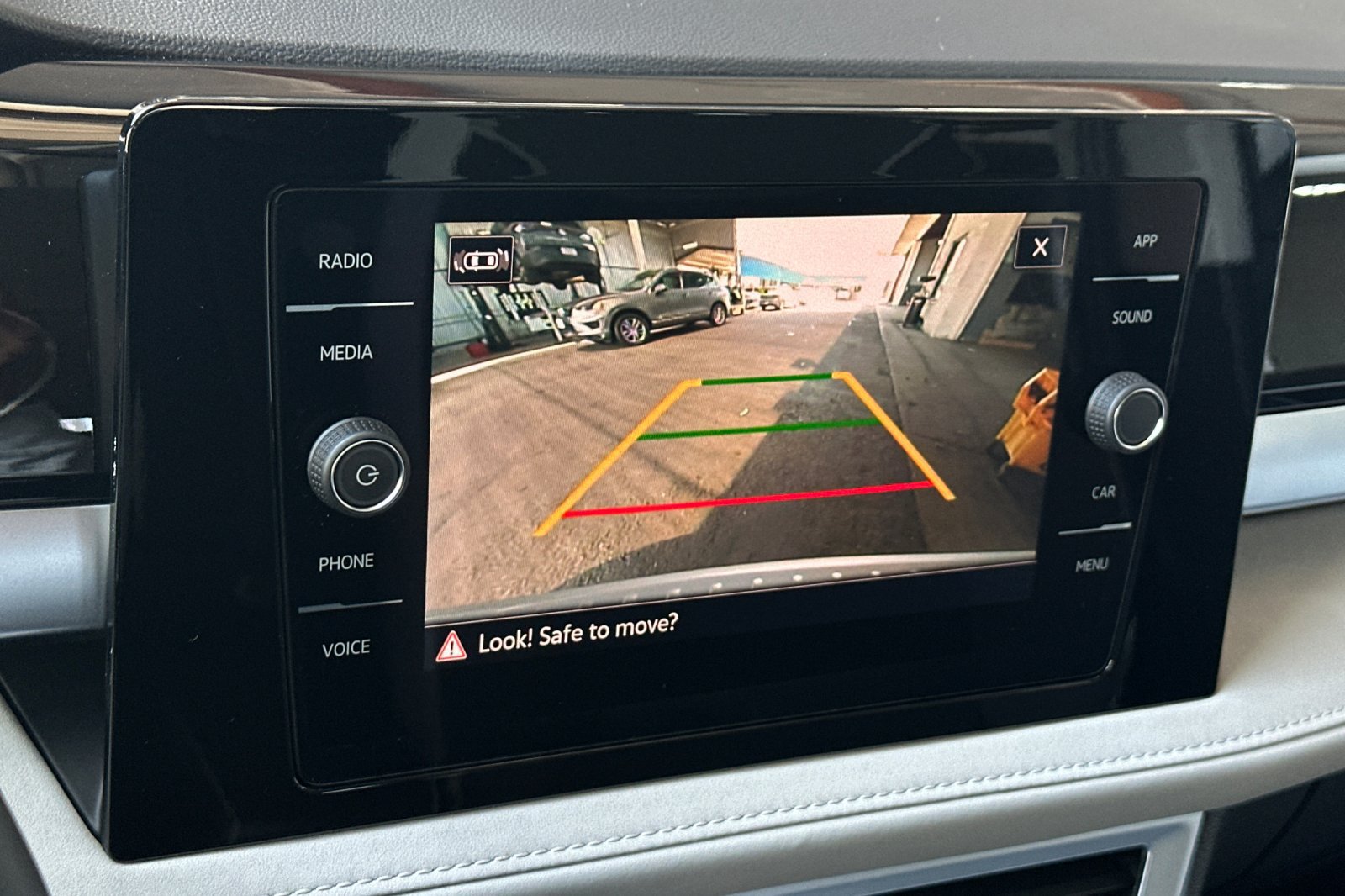 New 2026 Volkswagen Taos SE FWD image 17