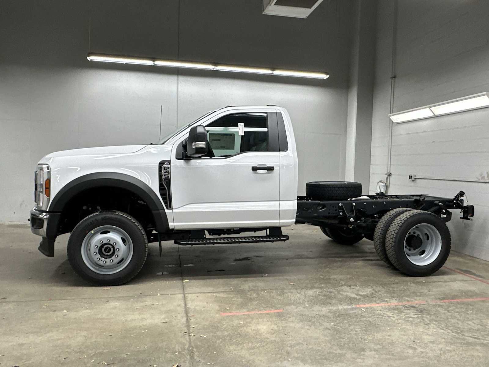 New 2026 Ford F450 XL w/ XL Chrome Package image 2